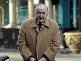 Tributes paid to Albert Reynol...